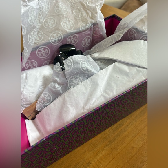 ***New****Tory Burch Perfect Black Flower Jelly Sandals - Picture 2 of 15